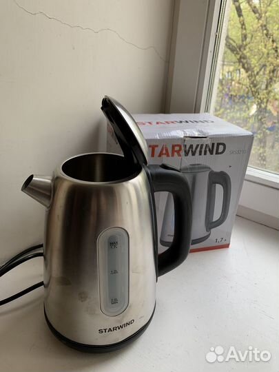 Чайник электрический StarWind SKS3210, 2200Вт