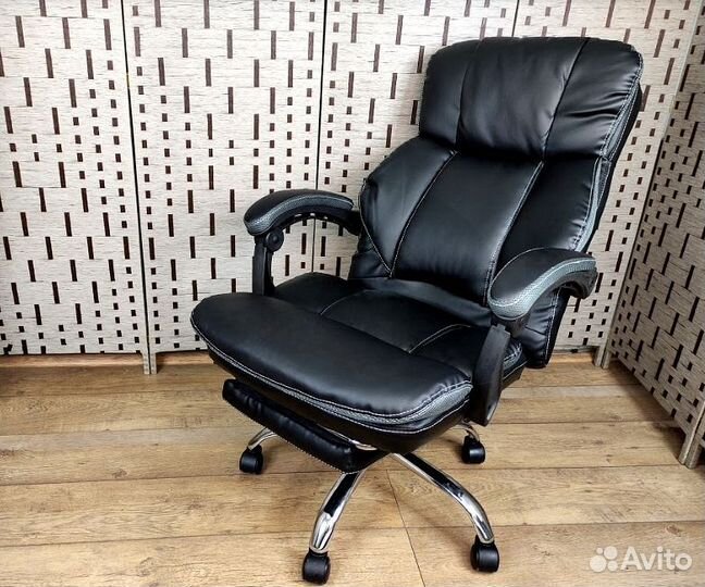 Игровое компьютерное кресло