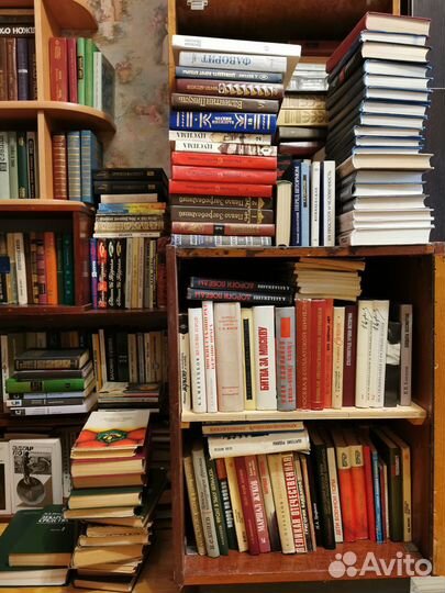 Книги разные, много разных жанров читать описание