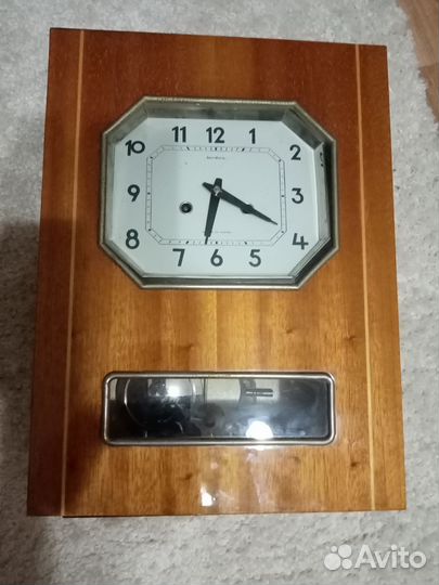 Часы настенные СССР янтарь