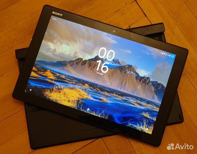Планшет Sony Xperia Tablet Z4 с клавиатурой