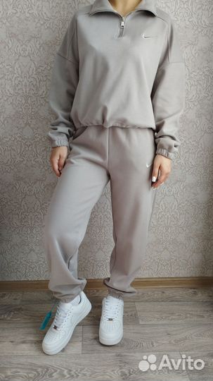 Спортивный костюм женский