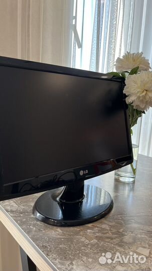 Монитор для компьютера LG 19