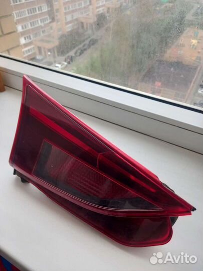Фонарь в крышку багажника mazda3. 2014год