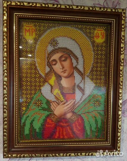 Иконы вышиты чешским бисером
