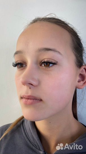 Модель на наращивание ресниц