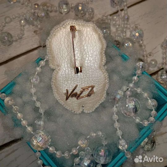 Брошь ручной работы