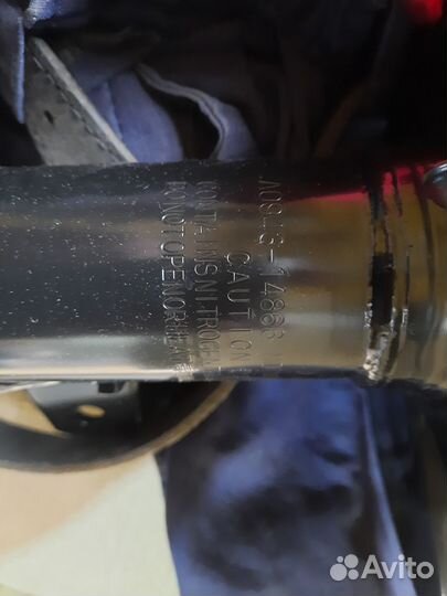 Стойки амортизатора на Лексус RX 3330 Оригинал