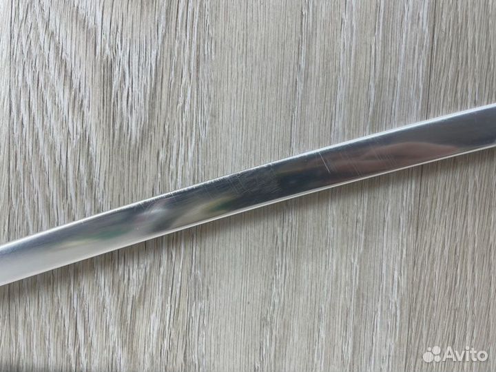 Молдинг стекла двери передний правый Mercedes-Benz