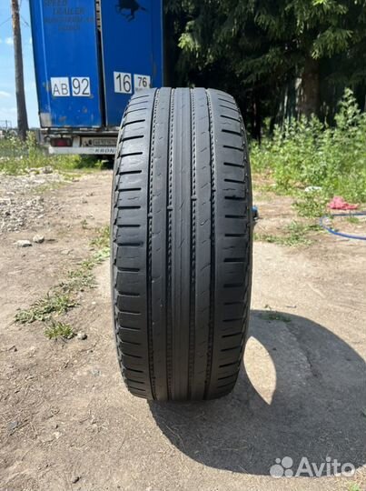 Nokian Tyres Hakka Blue SUV 215/65 R16