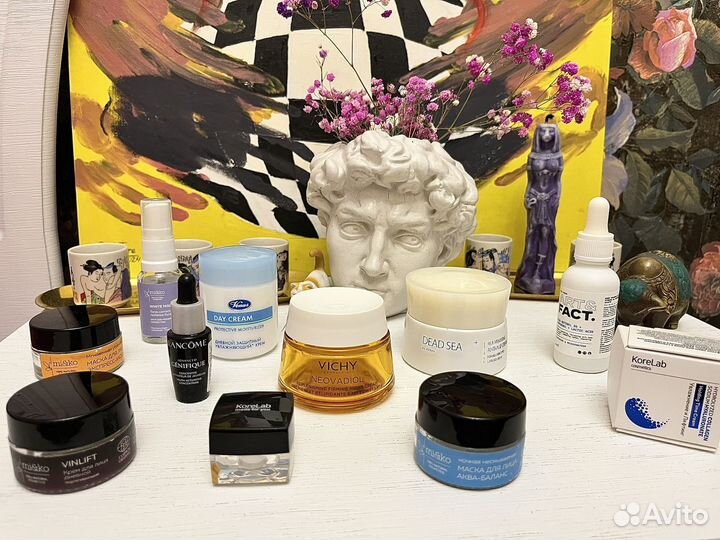 Пустые баночки от кремов пакетом