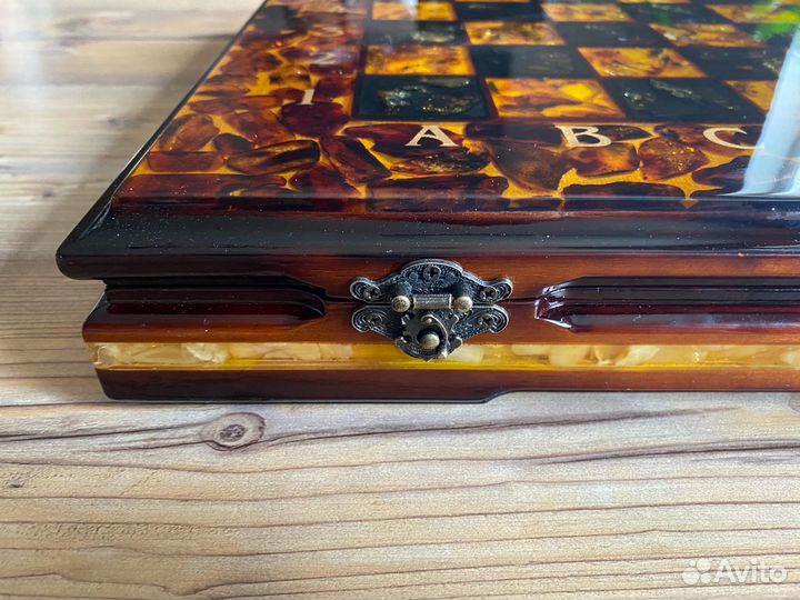 Янтарные шахматы. Шахматы из янтаря 