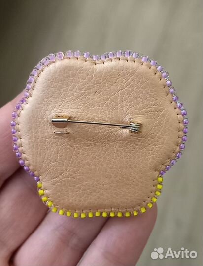 Брошь из бисера своими руками