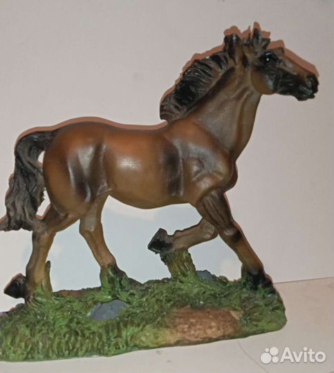 Статуэтка фигурка лошадь конь винтажная