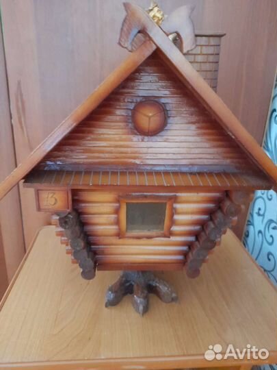 Сувениры из дерева. Дом копилка