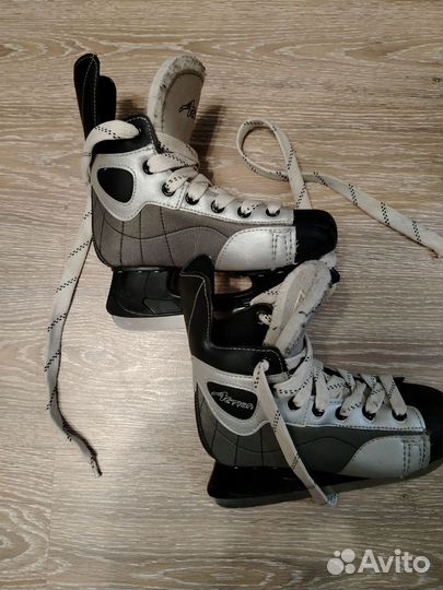 Коньки хоккейные детские