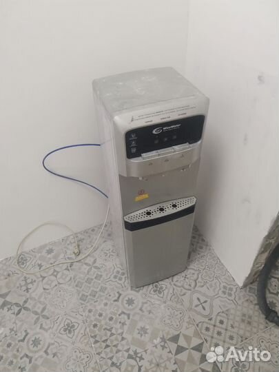 Автомат питьевой воды Wise water 104