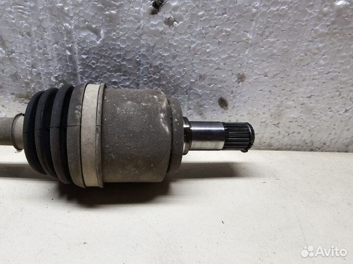 Привод левый в сборе Лада Приора 2012
