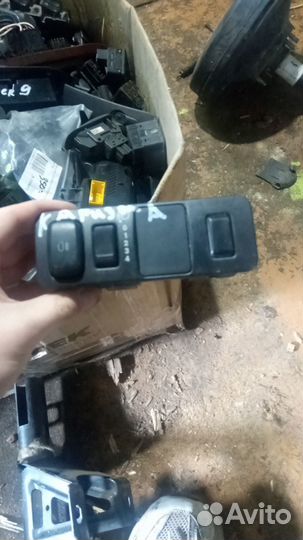 Блок кнопок Mitsubishi Carisma