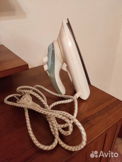 Утюг с отпаривателем