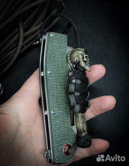 Темляк для ножа из паракорда 