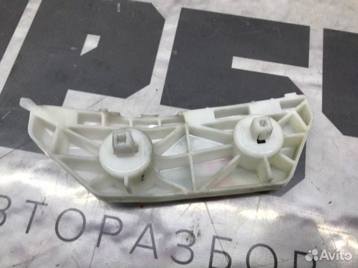 Крепление бампера переднее правое Nissan Murano