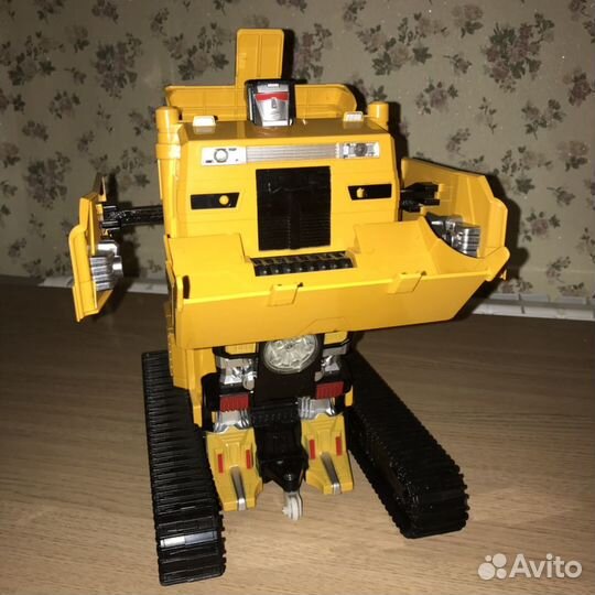 Радиоуправляемая игрушка трансформер бульдозер