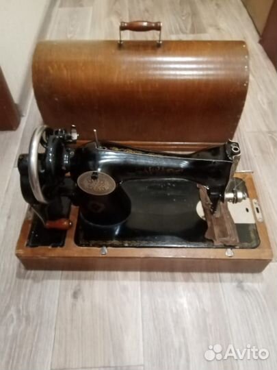 Швейная машина Подольск ручная