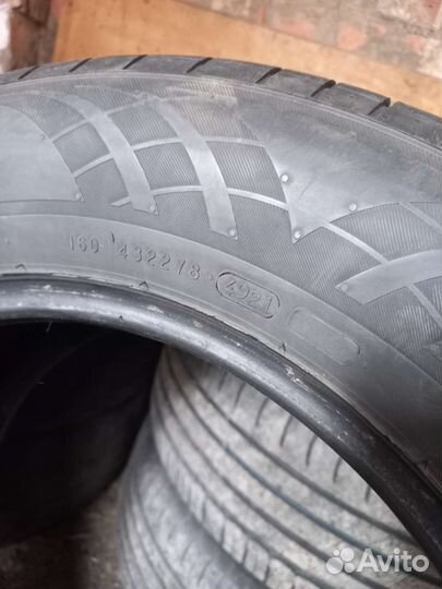 Nokian Tyres Hakka Blue 3 215/60 R16 99V