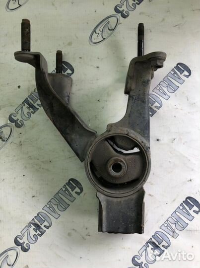 Подушка кпп Toyota noah задняя нижняя