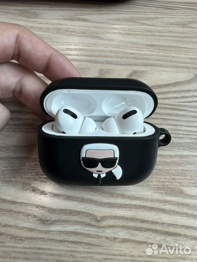 Чехол на airpods pro Karl Lagerfeld оригинал