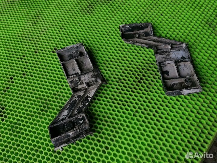 Кронштейн задний на Mercedes Sprinter 1995-2006