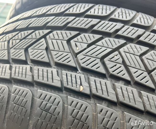 Pirelli Scorpion Winter 275/45 R21