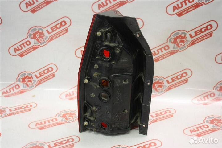 Фонарь задний правый Mitsubishi MR391782