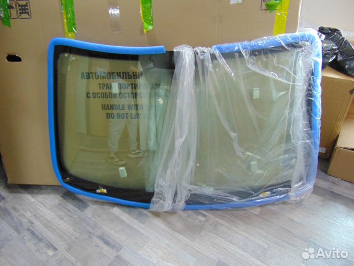 Стекло лобовое С обогревом HS