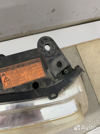 Фара правая ксенон Pajero 4