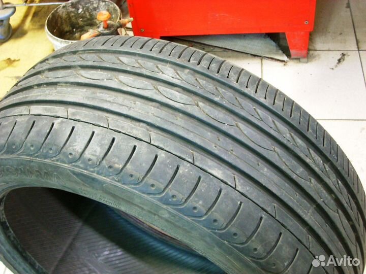 Yokohama ADVAN Sport V103 245/40 R19 98Y