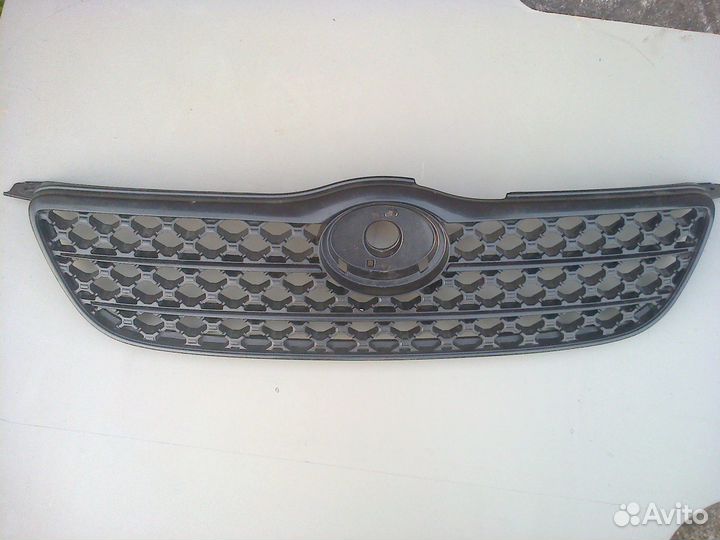 Решетка радиатора Toyota Corolla E12