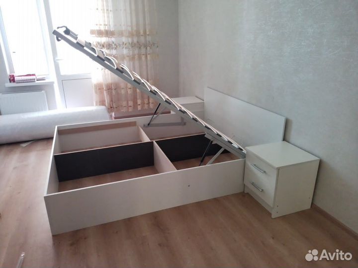 Кровать с подьемным механизмом