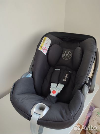 Автолюлька Cybex Cloud Z i-size Black