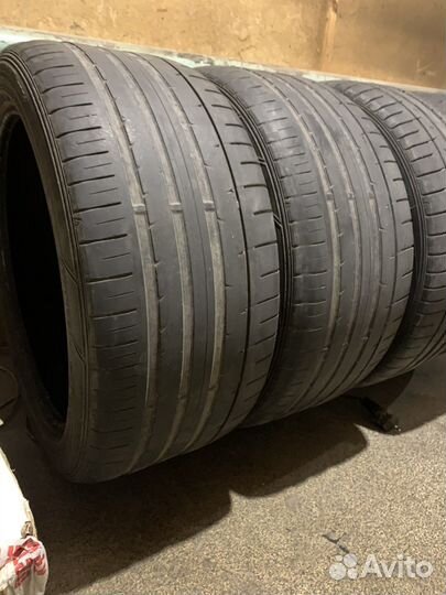 Dunlop SP Sport Maxx 050+ 245/45 R19 и 275/40 R19 96H