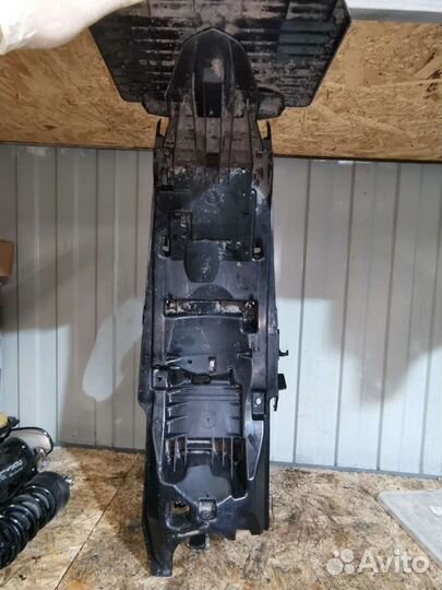 Honda cb600 2007-11 пластик подрамника андертеллер