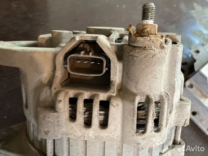 Генератор на Мицубиси