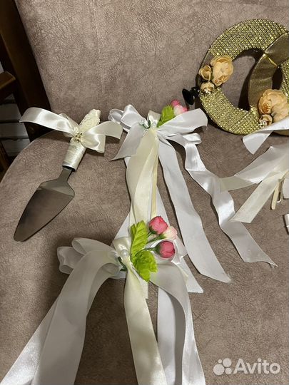 Украшение машины на свадьбу, кольца, ленты