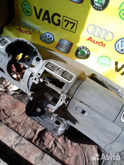 Торпеда передняя панель передняя Skoda Fabia