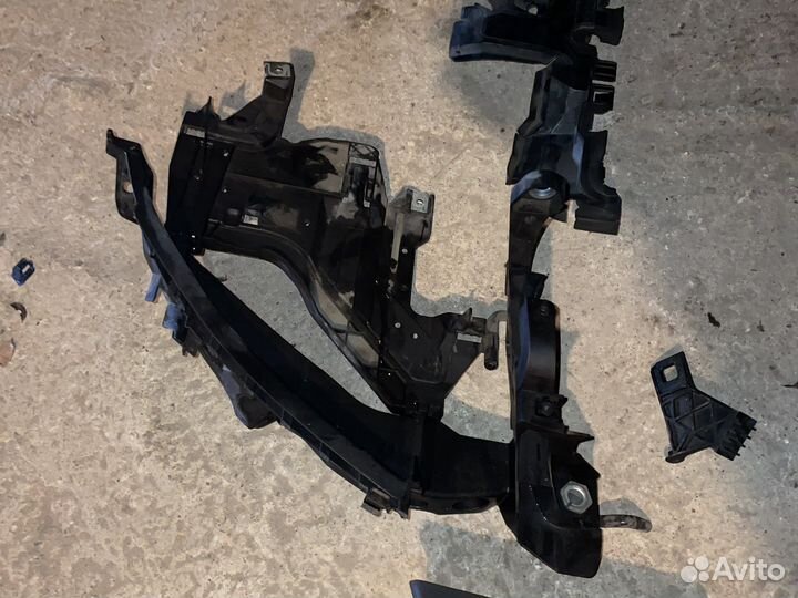 Подкапотный пластик Audi a4 b8 2007-2012