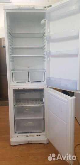Холодильник бу indesit