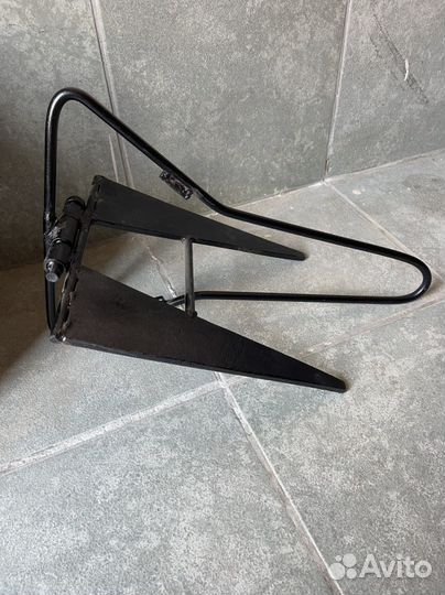 Якорь для лодки