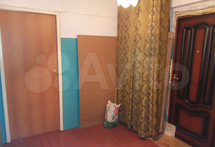 Комната 10,7 м² в 5-к., 2/5 эт.