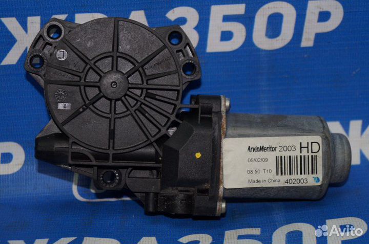 Моторчик стеклоподъемника передний правый Hyundai